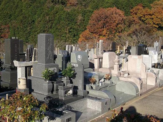 松戸市営白井聖地公園
